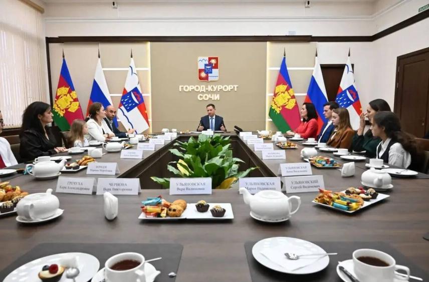 Андрей Прошунин встретился с многодетными семьями Сочи