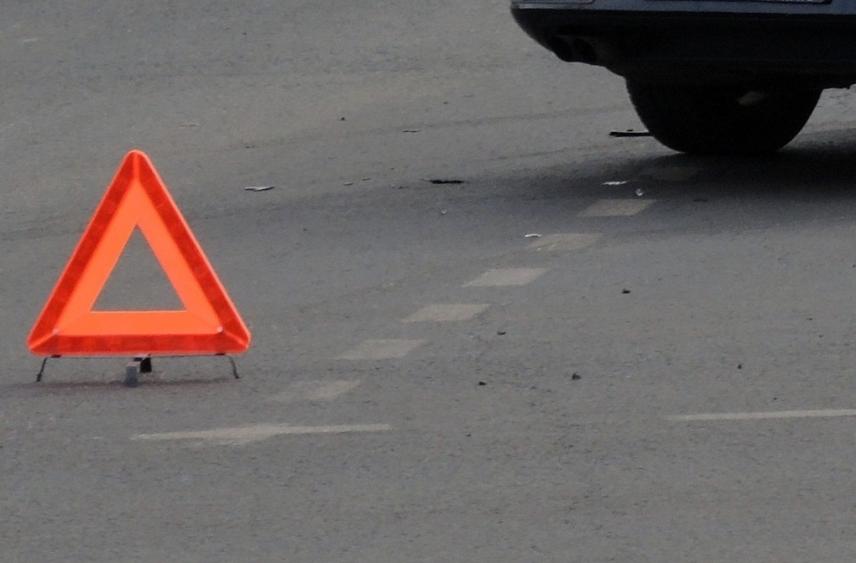 В российском регионе на кладбище перевернулся каршеринговый автомобиль