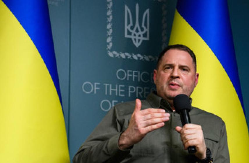 Мирошник: уход Ермака даёт Киеву шанс на более прагматичный путь в переговорах