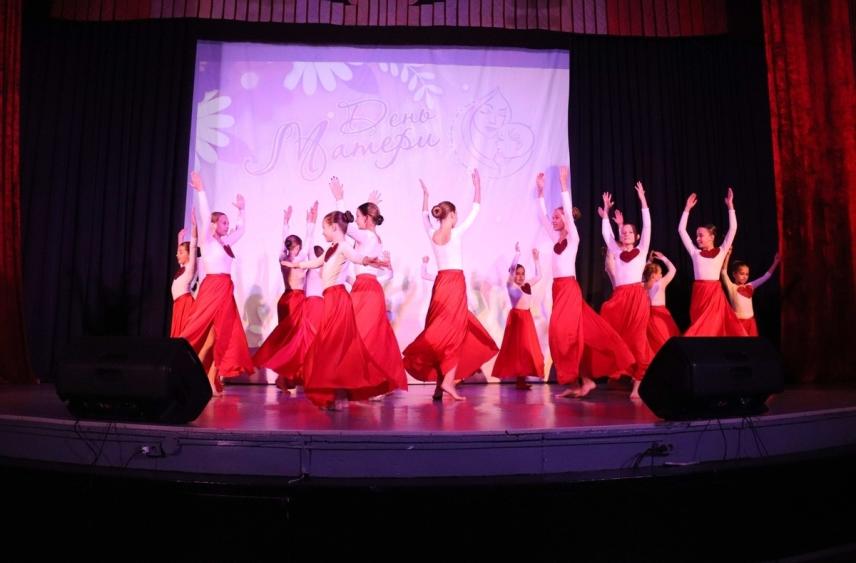 Глава Полесского округа поздравил четырех особых матерей