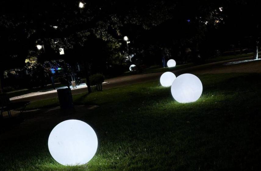 В сквере Чайковского в Новороссийске установили новые арт-объекты