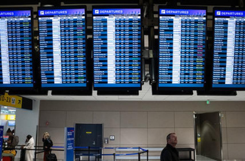 В США из-за непогоды задержали или отменили более 9 тысяч авиарейсов