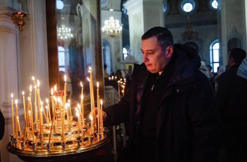 Курский губернатор начал свой день с церковной службы