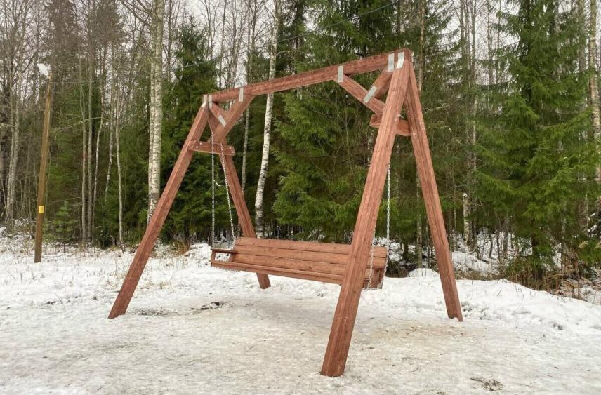 &#34;Влезут все!&#34;: на лыжной трассе Фонтаны появились еще одни вместительные качели для всей семьи