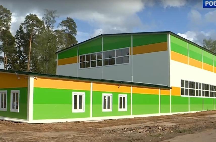 В новом тренировочном зале в Кохме тренируются более четырехсот детей