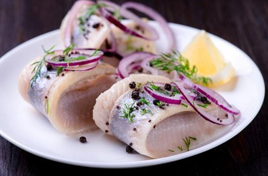 Россиянам назвали правила выбора рыбы для новогоднего стола